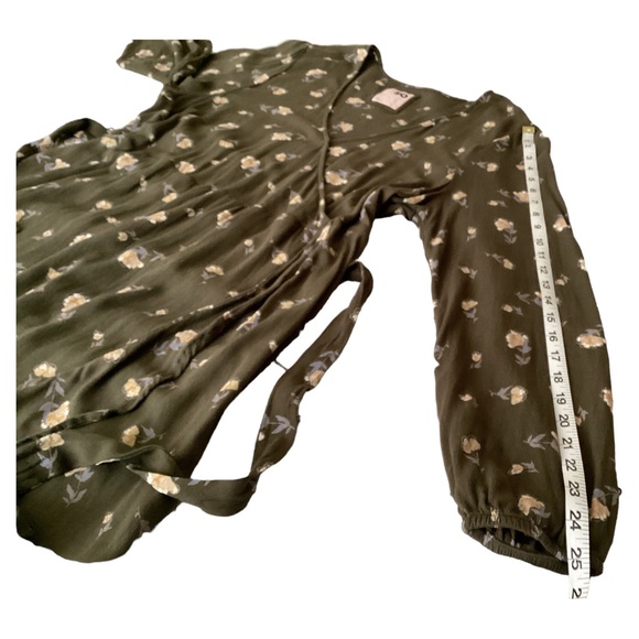 SO Side-Tie Faux-Wrap Ruffle Olive Green Floral V-Neck Long Sleeves Dress Sz XL - Picture 8 of 16